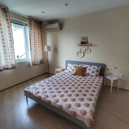 By The Cathedral, 1 Bed Flat Apartment