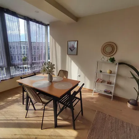 By The Cathedral, 1 Bed Flat Апартаменты Варна