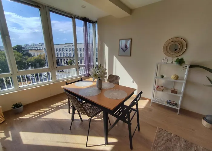 By The Cathedral, 1 Bed Flat Appartamento Varna